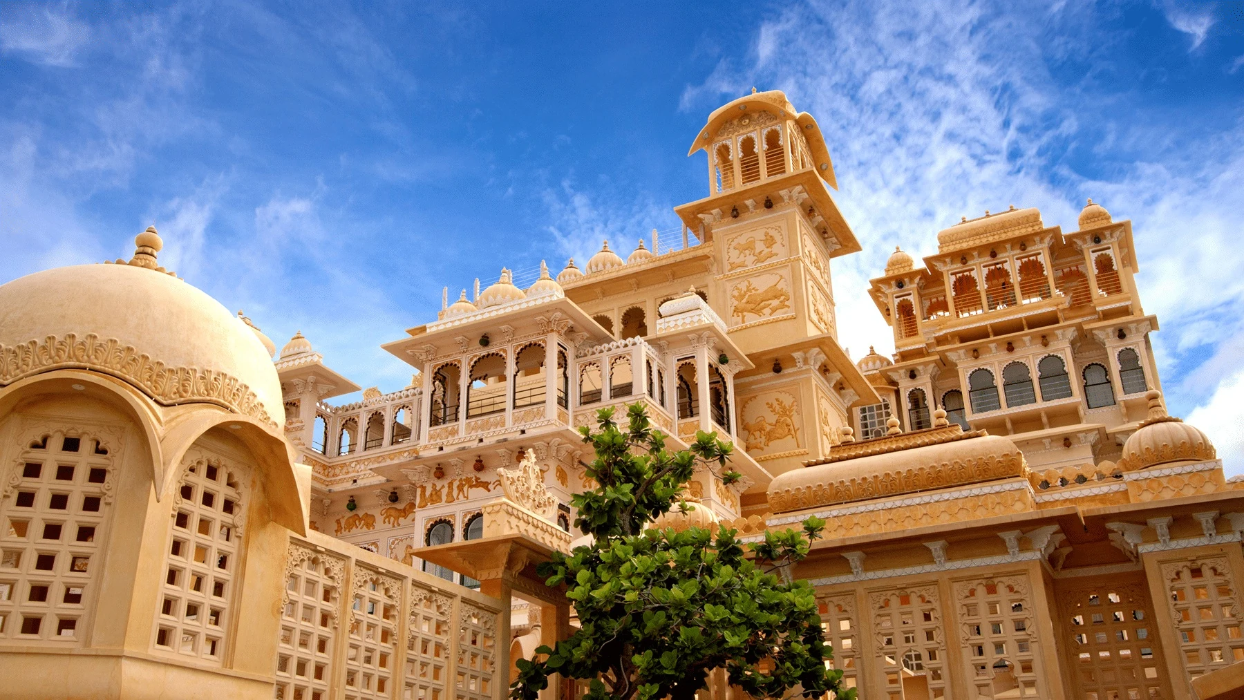Chunda Palace — daylight architecture and setting in Udaipur
