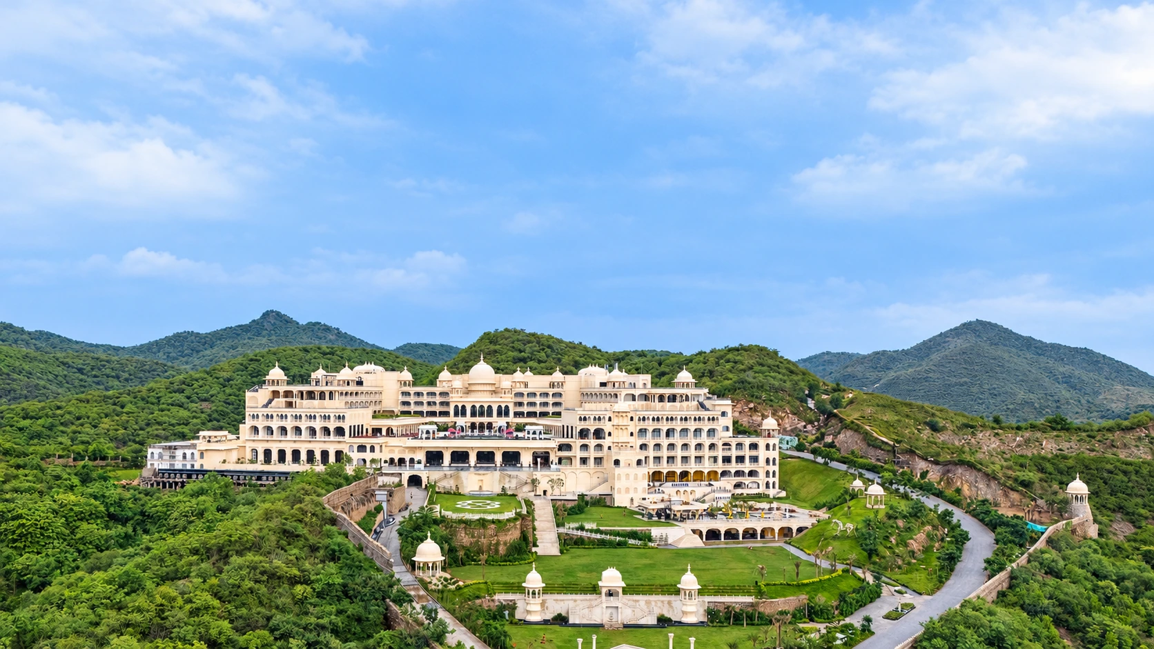 Fairmont Udaipur Palace — palace and setting in daylight