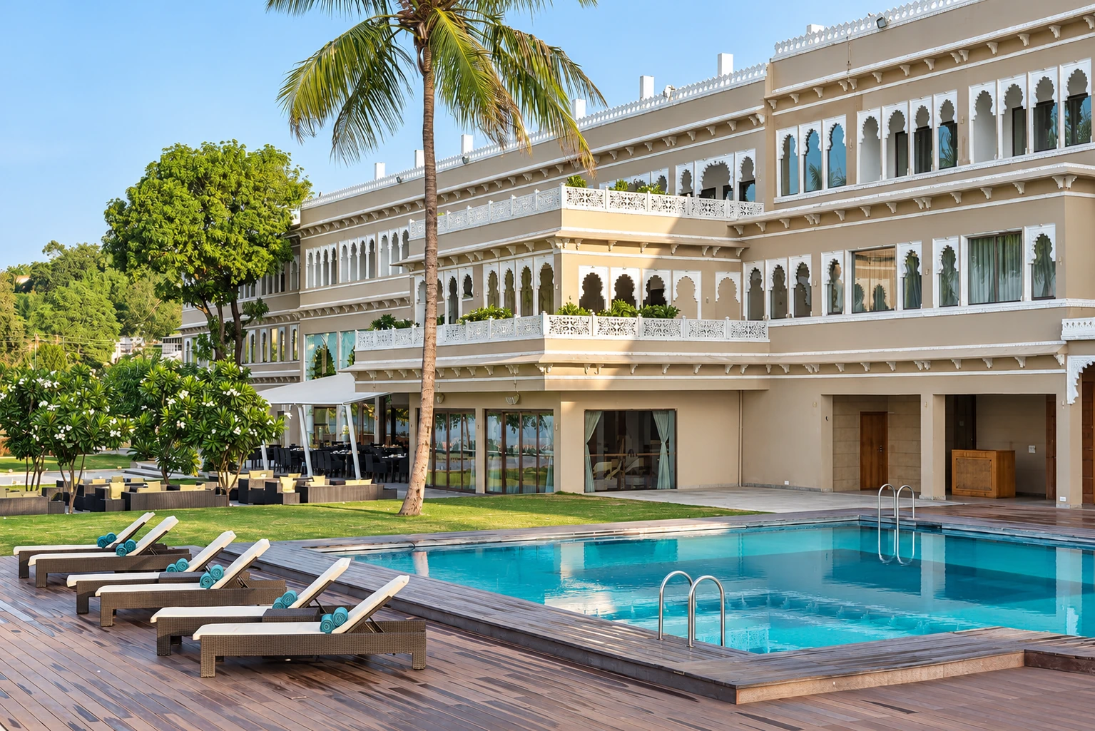 Hotel Lakend, Fateh Sagar Lake, Udaipur — hotel architecture and setting