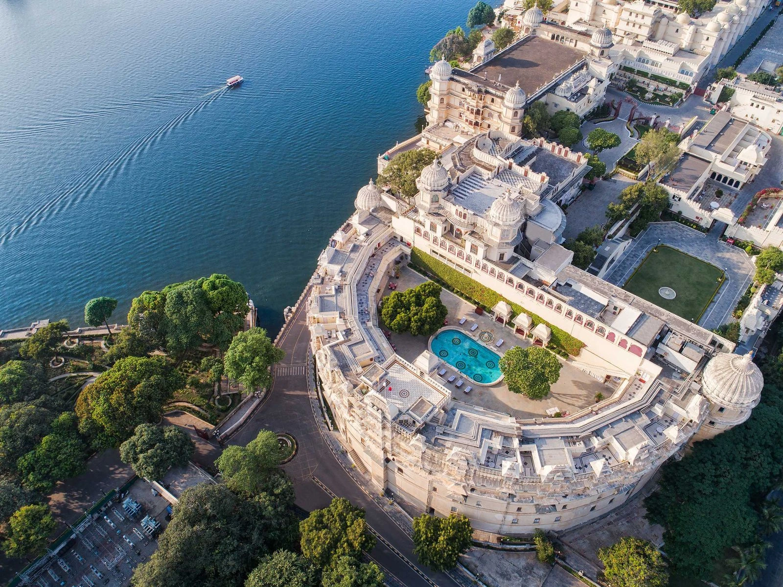 Shiv Niwas Palace — palace and setting in daylight