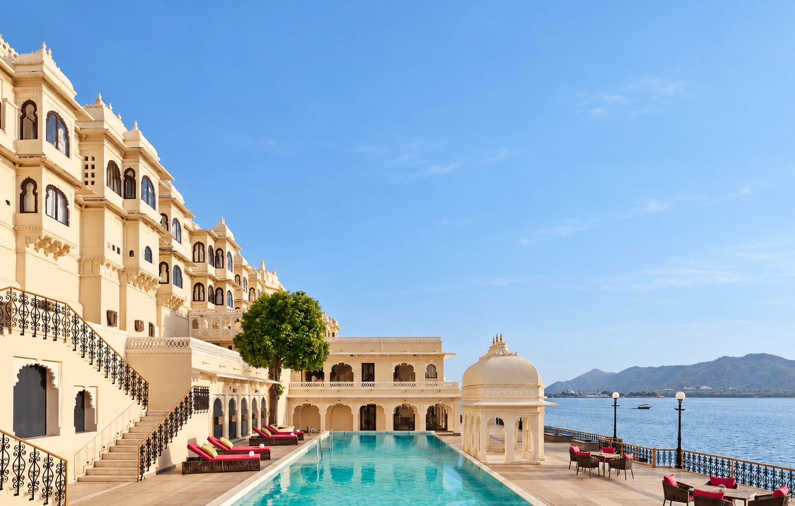 Taj Fateh Prakash Palace — palace and setting in daylight