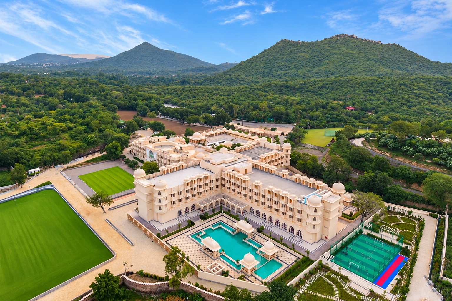 Wyndham Grand Udaipur Fatehsagar Lake, Fateh Sagar area, Udaipur — hotel architecture and setting